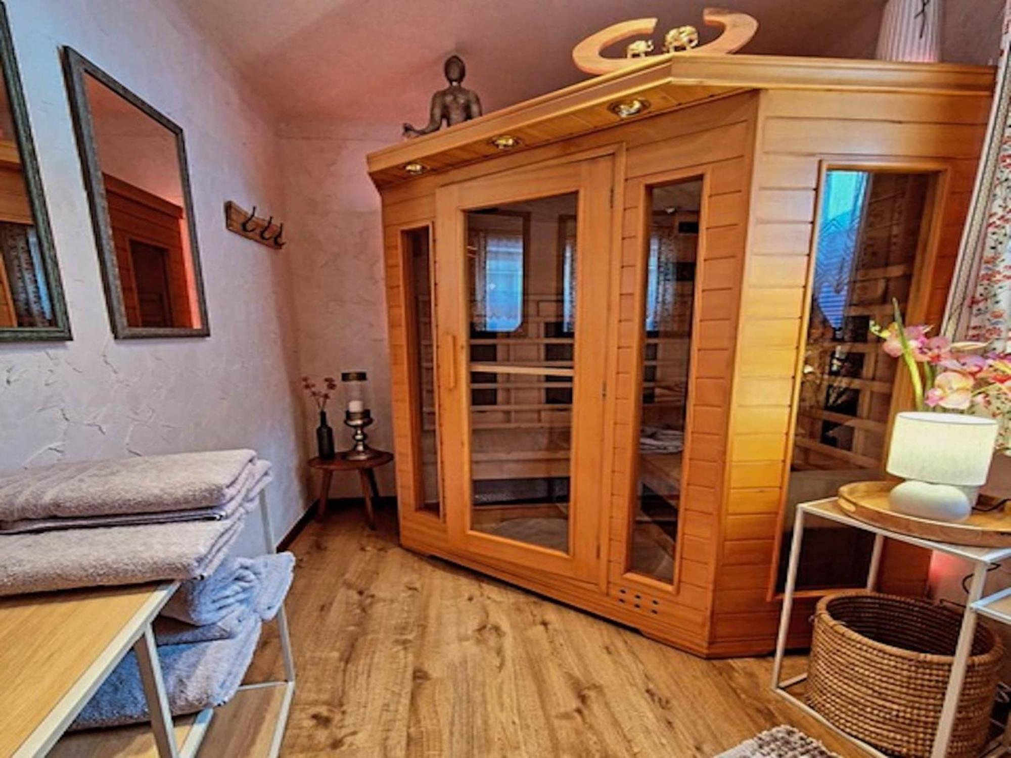 Large Detached Holiday Home In Muhr Exteriör bild